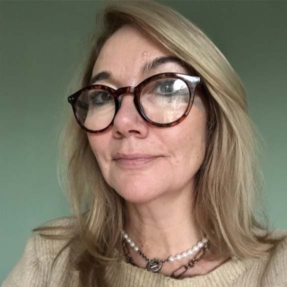 Suzanne Begley